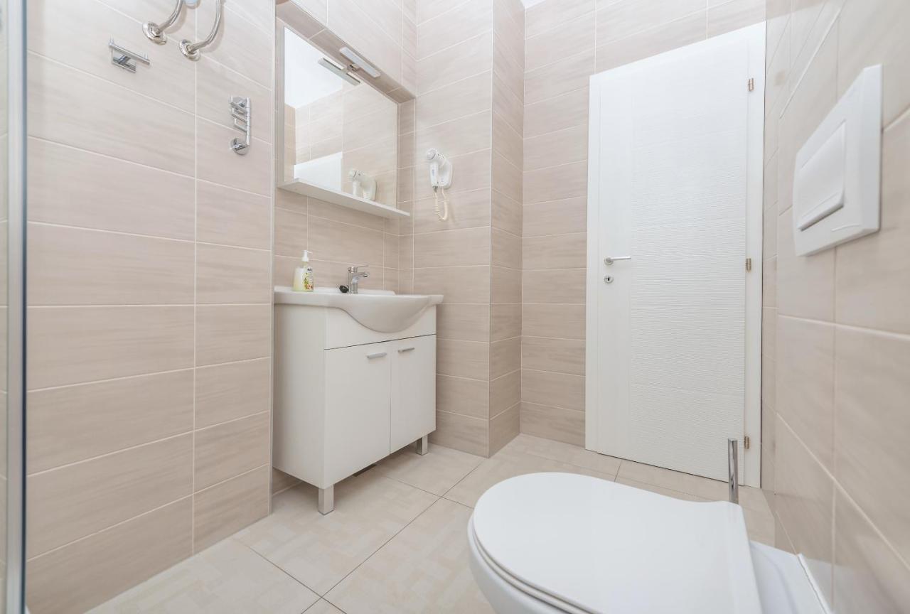 Apartmani Vukusic Promajna Bagian luar foto