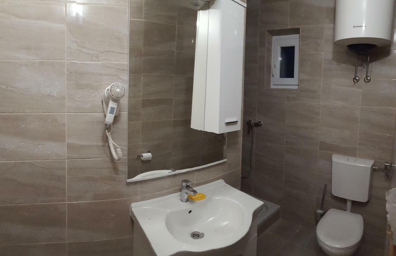 Apartmani Vukusic Promajna Bagian luar foto