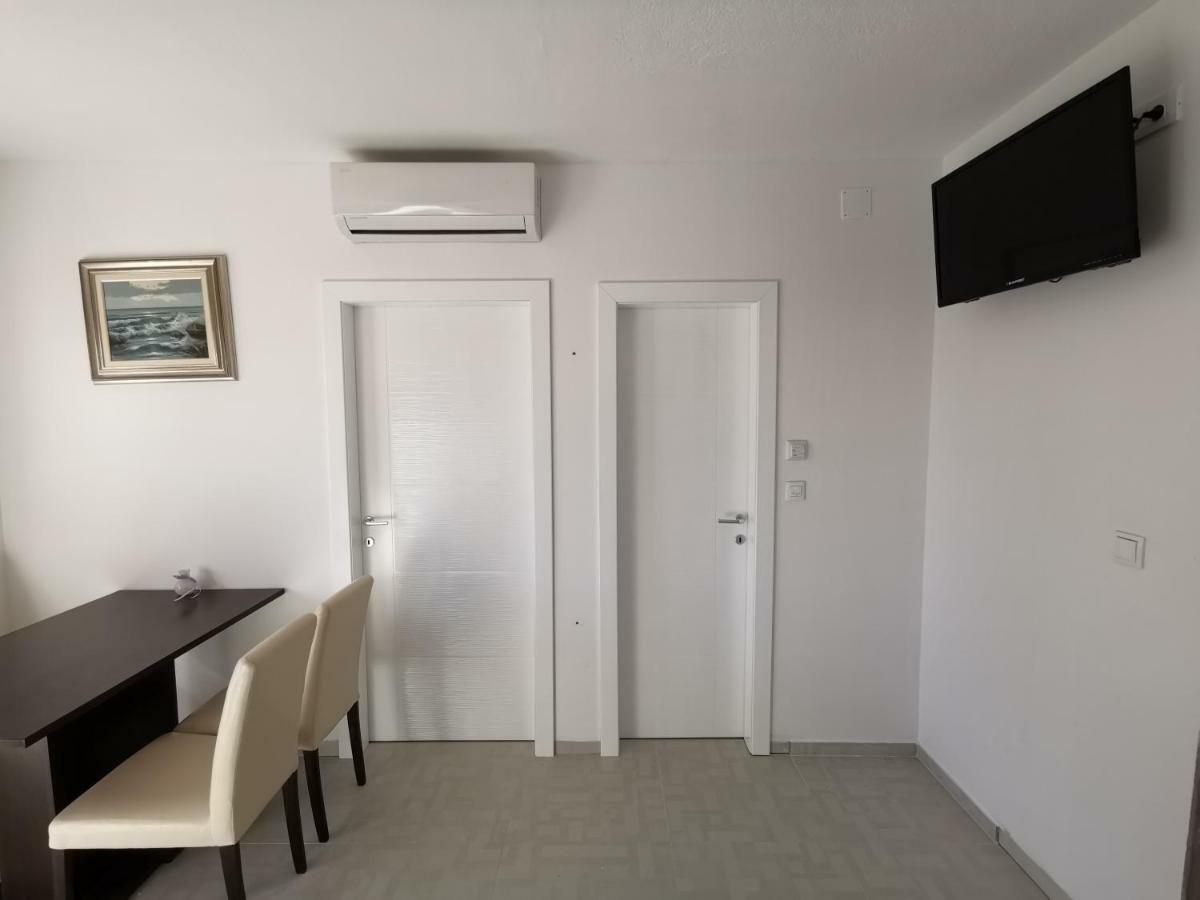 Apartmani Vukusic Promajna Bagian luar foto